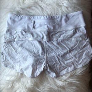 White Lululemon Speed Short 2.5 inch size 4
